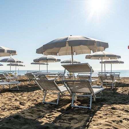 Hotel Athena Lignano Sabbiadoro Zewnętrze zdjęcie