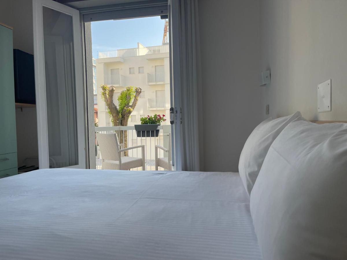 Hotel Athena Lignano Sabbiadoro Zewnętrze zdjęcie