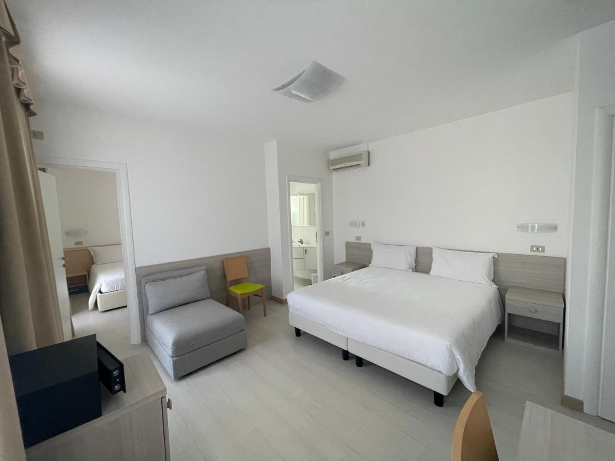 Hotel Athena Lignano Sabbiadoro Zewnętrze zdjęcie