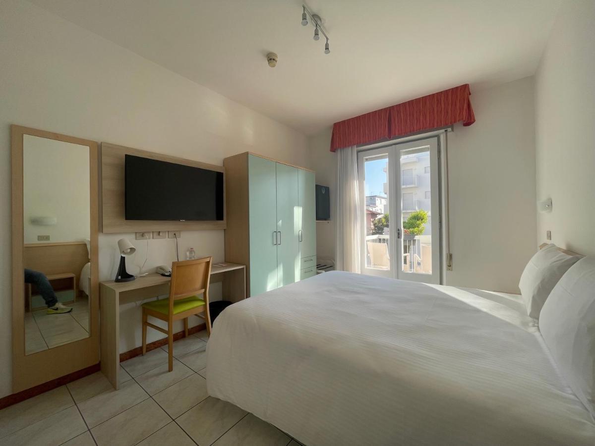 Hotel Athena Lignano Sabbiadoro Zewnętrze zdjęcie